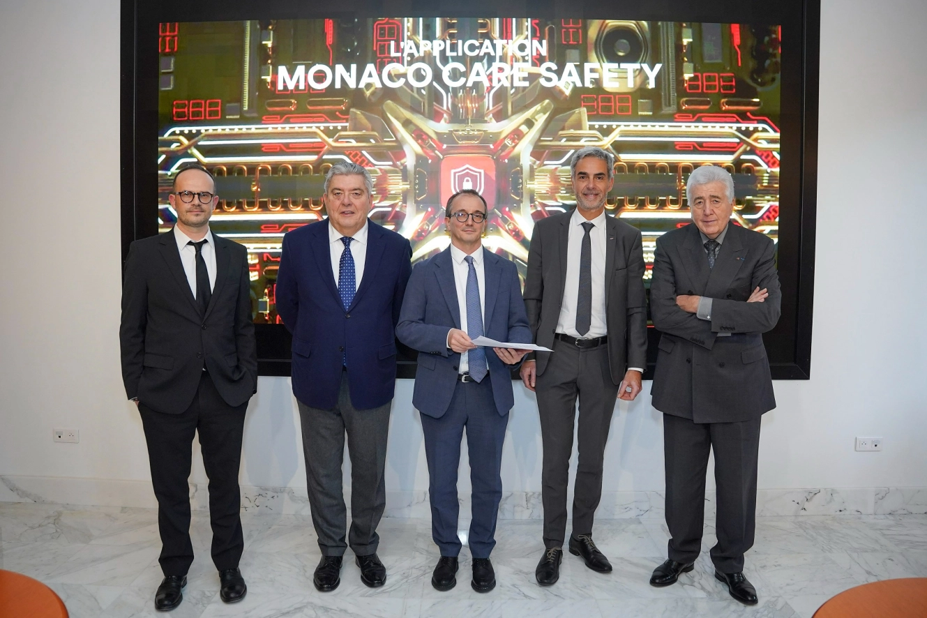 Remise de la lettre de renouvellement pour le financement de Monaco Care Safety